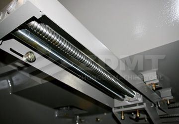 滚珠丝杆和光杆.jpg 滚珠丝杆和光杆.jpg